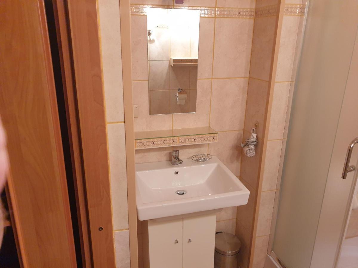 Sobieszow Apartament Basia Zielone Wzgorze -Willa Tosia Bagian luar foto